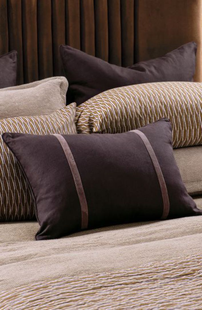 Bianca Lorenne - Luchesi Comforter - Cushion - Mulberry image 4